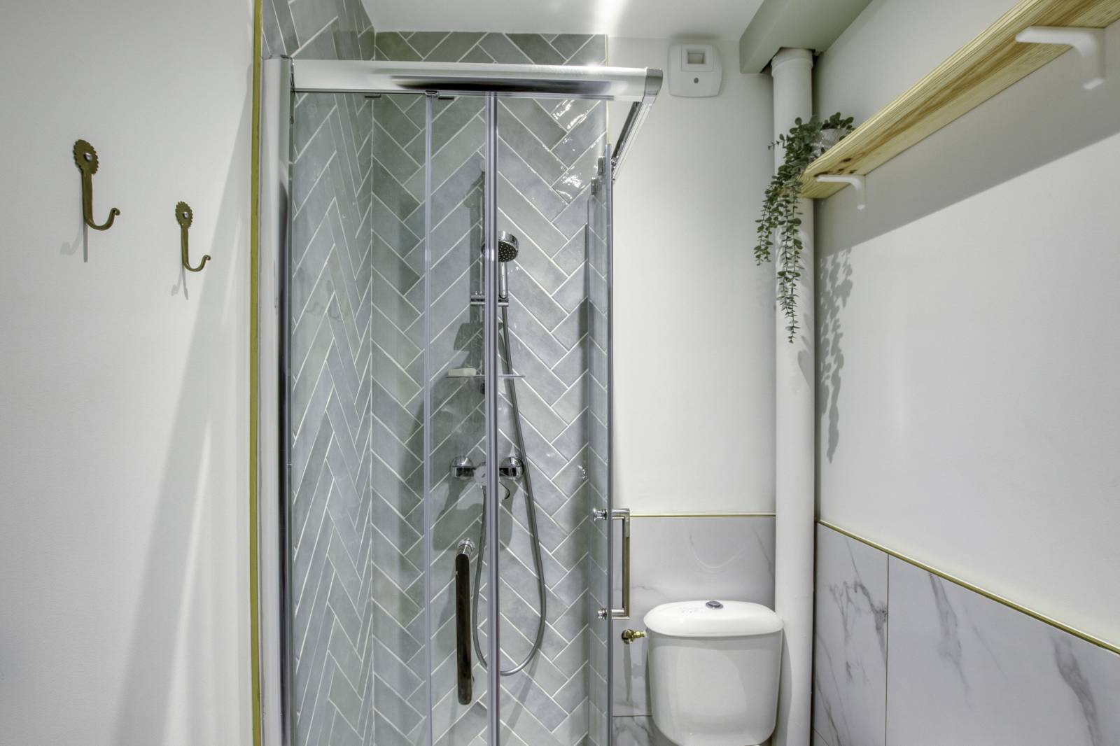 Création et agencement sur mesure d'une salle d'eau au Pradet dans le Var