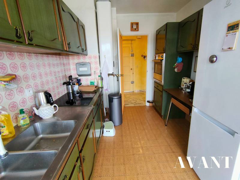 Rénovation d'une cuisine semi-ouverte dans un appartement à St Raphaël