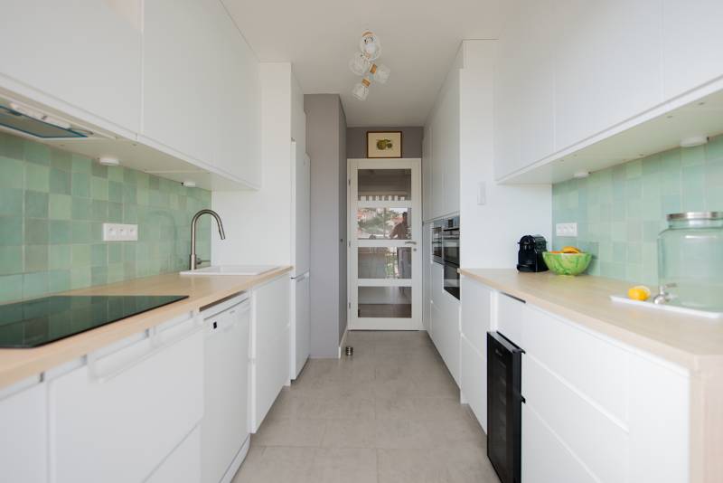 rénovation cuisine blanc et zellige
