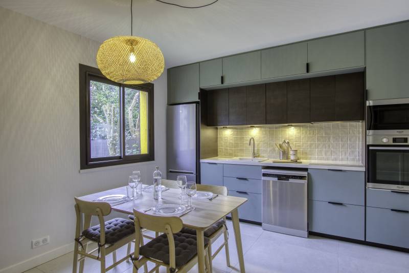 Conception d'une cuisine en tableau moderne et fonctionnelle au Pradet dans le Var